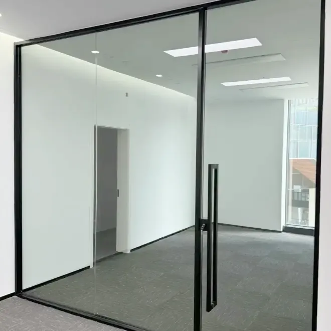 Zerk egiten ditu ateak eta leihoak ezinbestekoak eraikin modernoetarako?